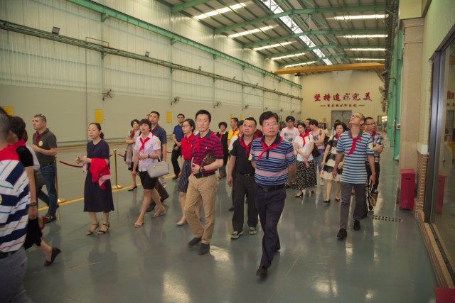 廣東省中小企業(yè)發(fā)展促進(jìn)會(huì)黃埔會(huì)分會(huì)企業(yè)家蒞臨我司參觀