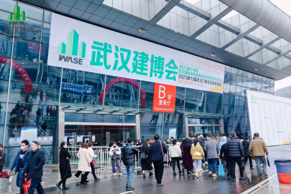 “綠色新品”大放異彩！堅美鋁業(yè)攜武漢經(jīng)分銷商精彩亮相武漢建博會