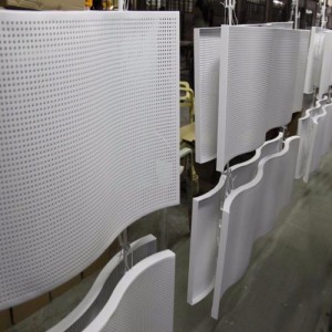 鋁幕墻為什么不掉漆或褪色？