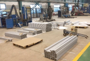 鋁工業(yè)型材要如何去選擇呢？